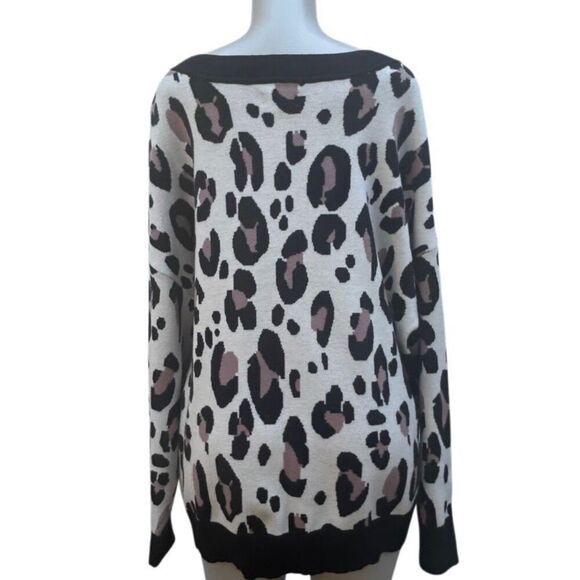 NWT Evri Sweater Womens 3X Black Cream Animal Print Crew Neck Pullover Oversized - Picture 7 of 16
